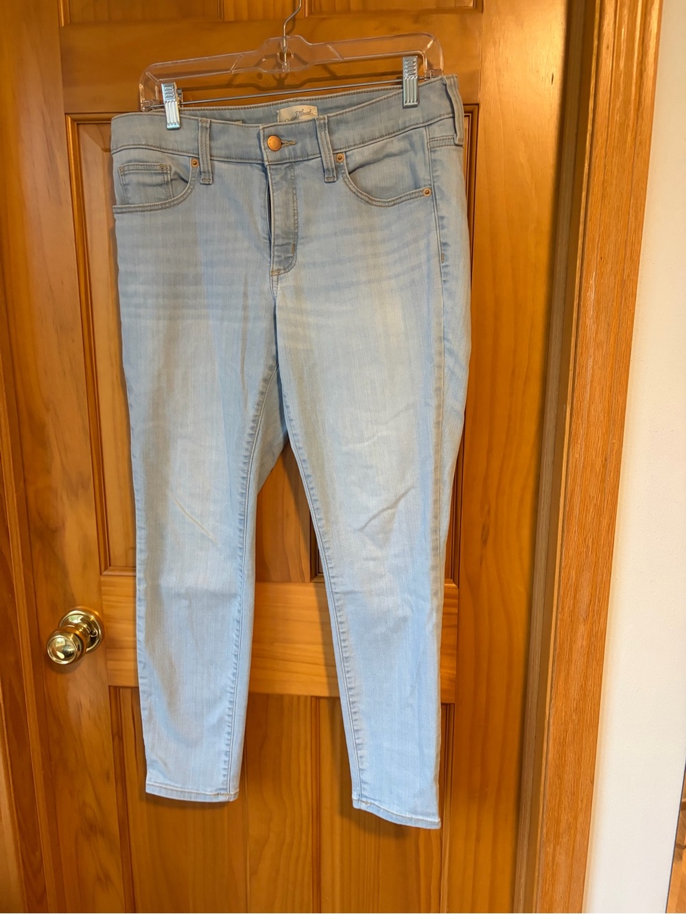 Universal Thread Light Wash Women's Skinny Jeans - size 10/30S